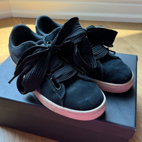 Puma Women Black Suede Heart Safari Trainers Sneaker - Size 7.5 - NWOT - Picture 1 of 8